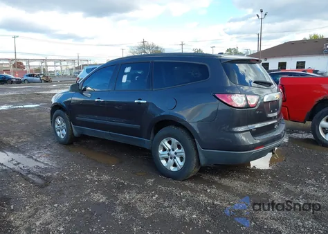 2015 Chevrolet Traverse Ls z USA, uszkodzony, nr VIN 1GNKVFED6FJ124907